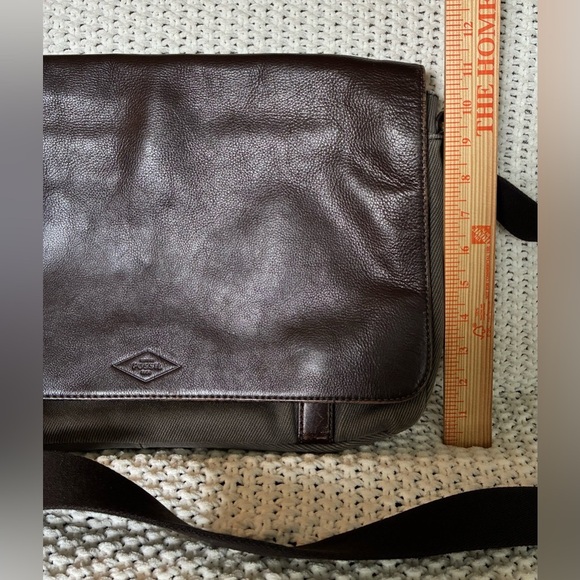 Fossil Unisex Leather & Canvas Messenger Bag w/Several Slip-In Compartments - Picture 2 of 14